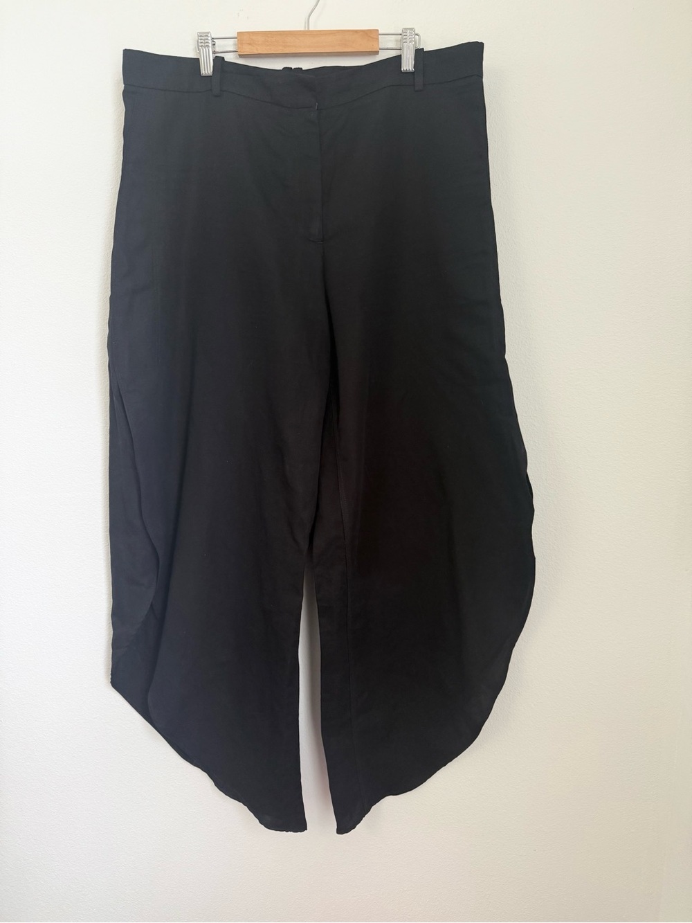 Zara Black Wide Leg with accentuated Cut on Sides Asymmetrical Hem Pants XL